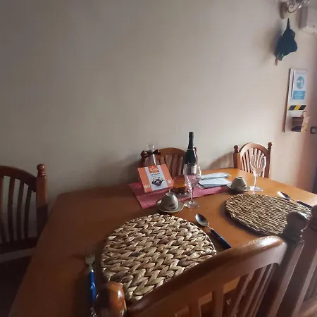 Villa-sleeps4-parking-garden-pool-nearairport *