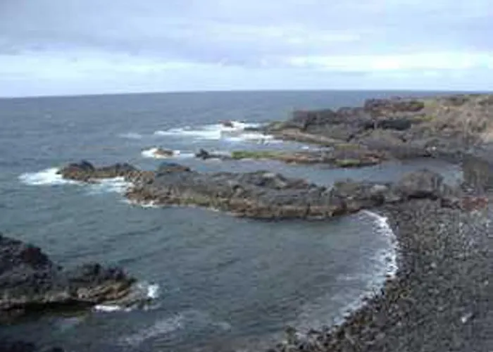 Villa-sleeps4-parking-garden-pool-nearairport Vila La Laguna (Tenerife)